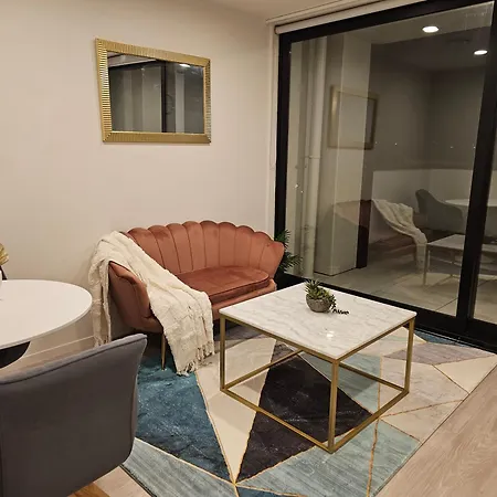 Urban Haven - Spa, Pool And Patio